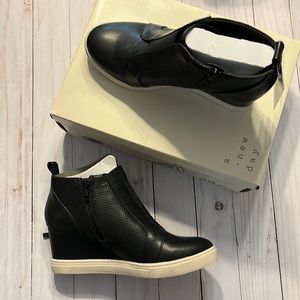 NWT BLACK wedge Kolie from Target